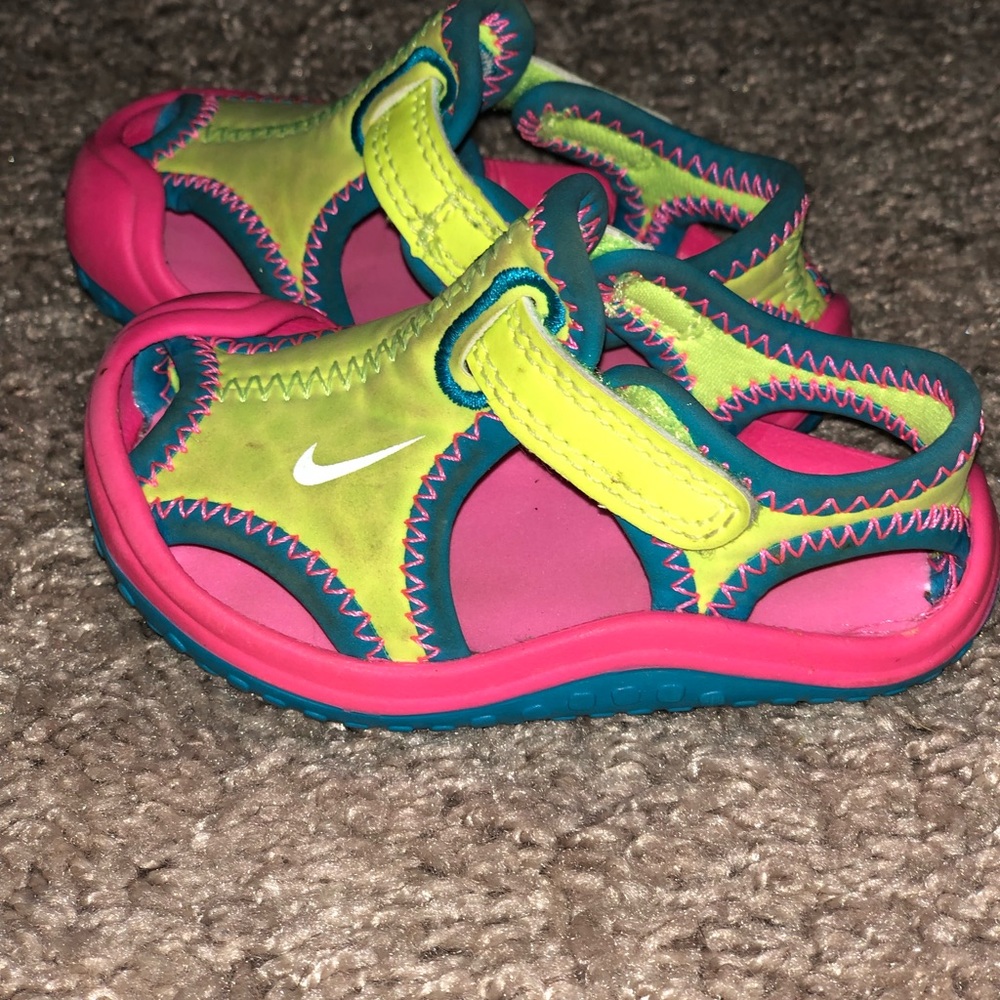 Nike infant sandals